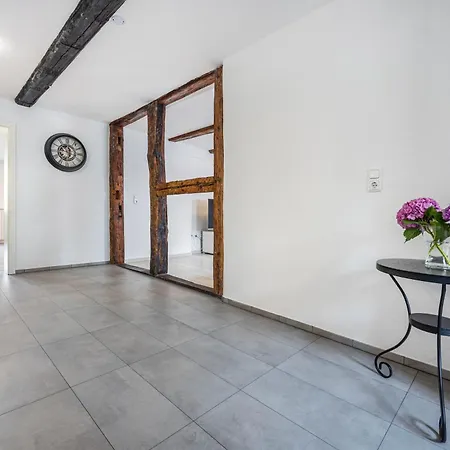1 Apartment
