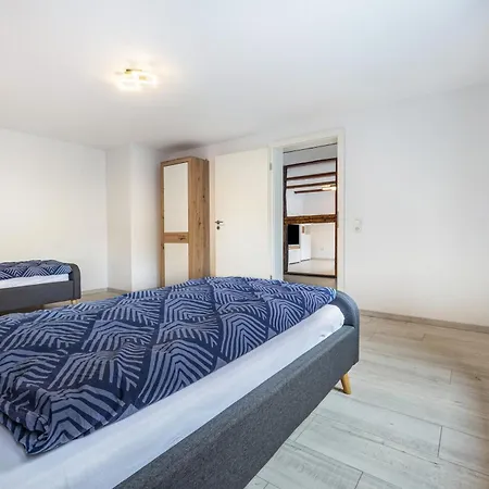 1 Apartment *