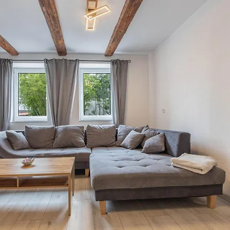 Apartament 1 *